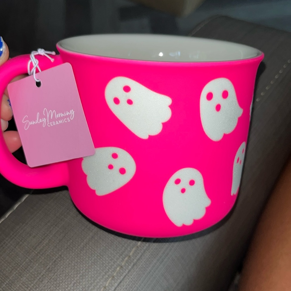 🚨🚨 Hot Pink Ghost Mug